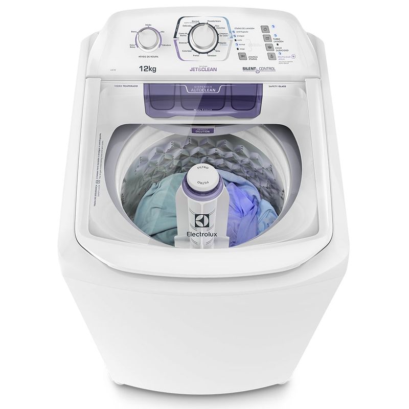 Máquina de lavar sendo consertada